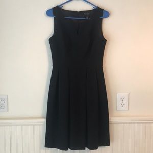 NWOT White House/Black Market Dress